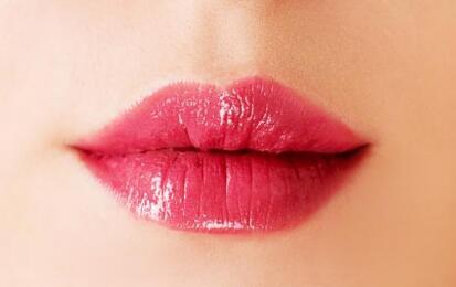 纹嘴唇:生动地提升你的容貌与自信_纹嘴唇:全球突发性肢体畸形的问题