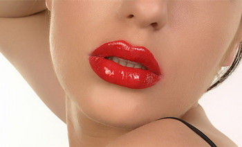 唇炎导致嘴周围的皮肤特别干