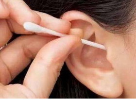 怎样咬喜欢的人的耳垂的方法_如何让你的耳垂有丰满的玻尿酸