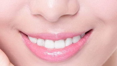 牙齿美白伤害牙齿吗14岁可以做_牙齿美白贴片有用吗