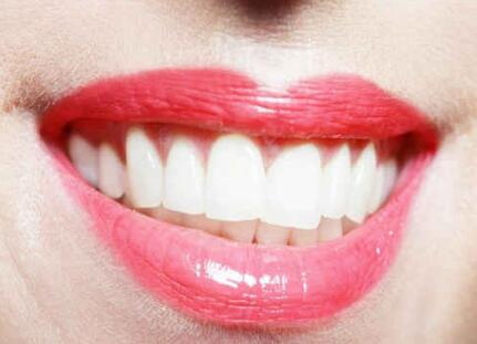 做过根管治疗的牙吃东西疼是什么原因(根管治疗后为什么牙吃东西会疼？)