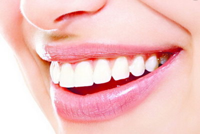 刷牙牙龈酸是什么原因怎么处理_刷牙牙龈有时候出血是什么原因