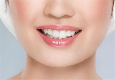 牙齿和牙龈之间有缝隙图片(牙齿和牙龈之间的缝隙是什么？)