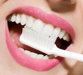 牙龈肿是怎么回事牙周炎