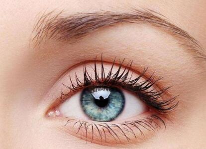 永久性割双眼皮留下白色疤痕的后果_哺乳期割双眼皮安全性分析